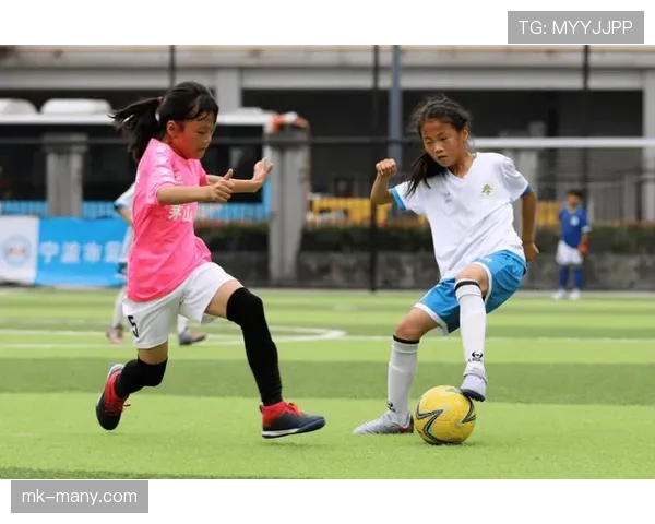 青少年规则中比赛时长、换人与场地的关键差异说明 青少年规则中比赛时长、换人与场地的关键差异说明